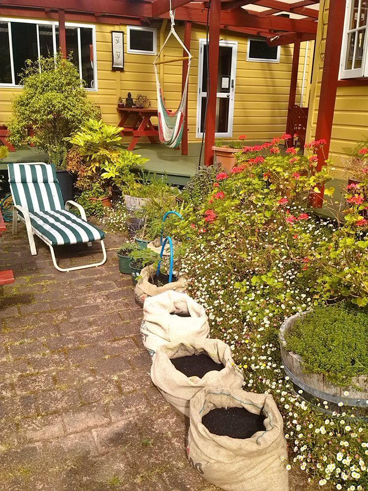 Bazil'S Backpackers Bbh Hostel & Surf School Westport Exterior foto