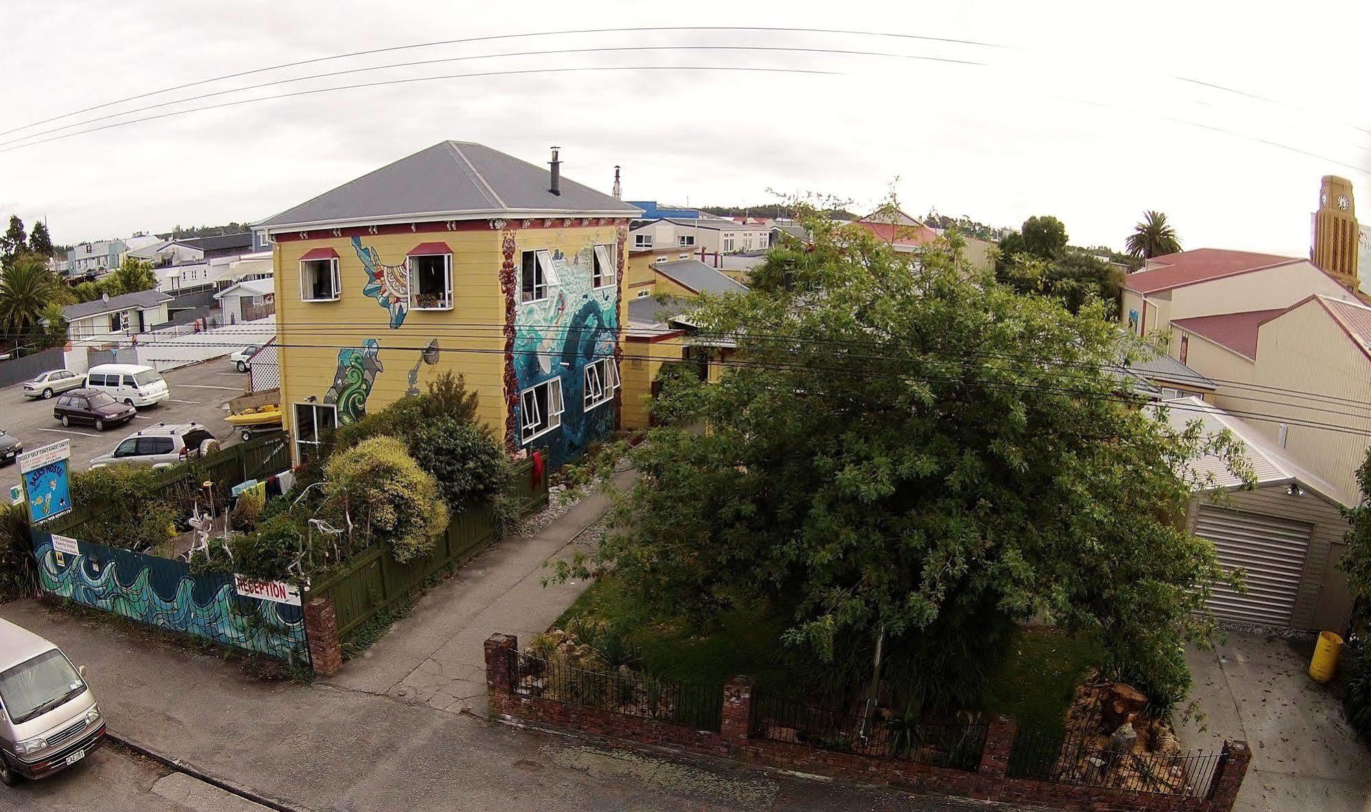 Bazil'S Backpackers Bbh Hostel & Surf School Westport Exterior foto
